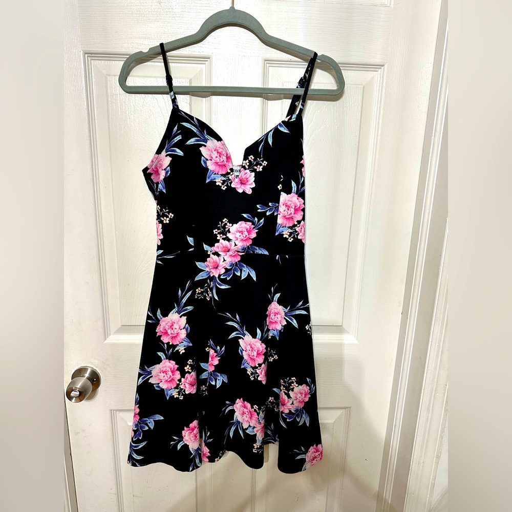 Cute summer dress size large never worn NWOT